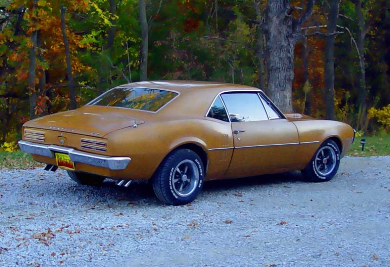 1967_Gold_Pontiac_Firebird_400_H_O_Coupe.jpg