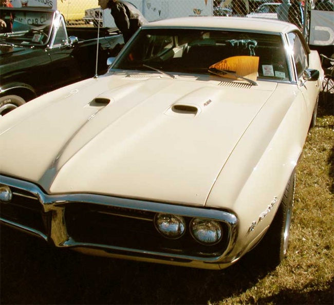 1968_Mayfair_Maze_Pontiac_Firebird_400_Coupe.jpg