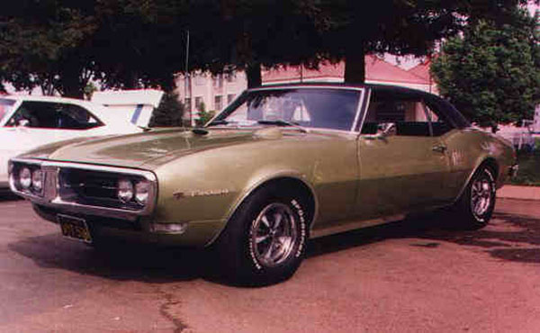 1968_April_Gold_w_Black_top_Pontiac_Firebird_400_H_O_Coupe.jpg